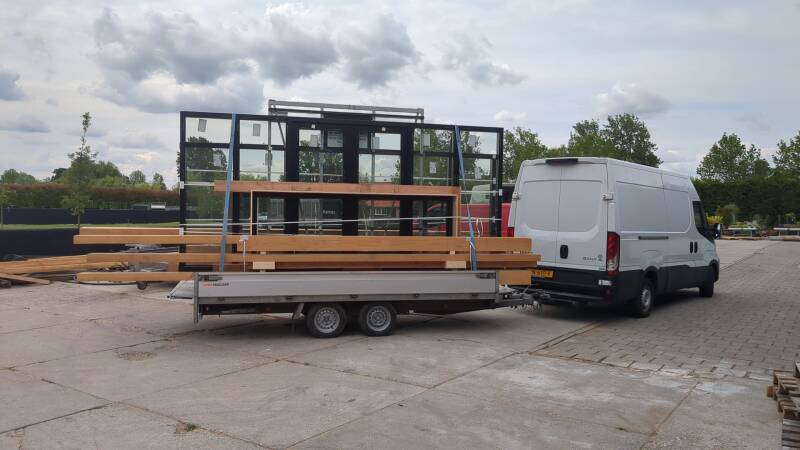 Prefab elementen op transporten