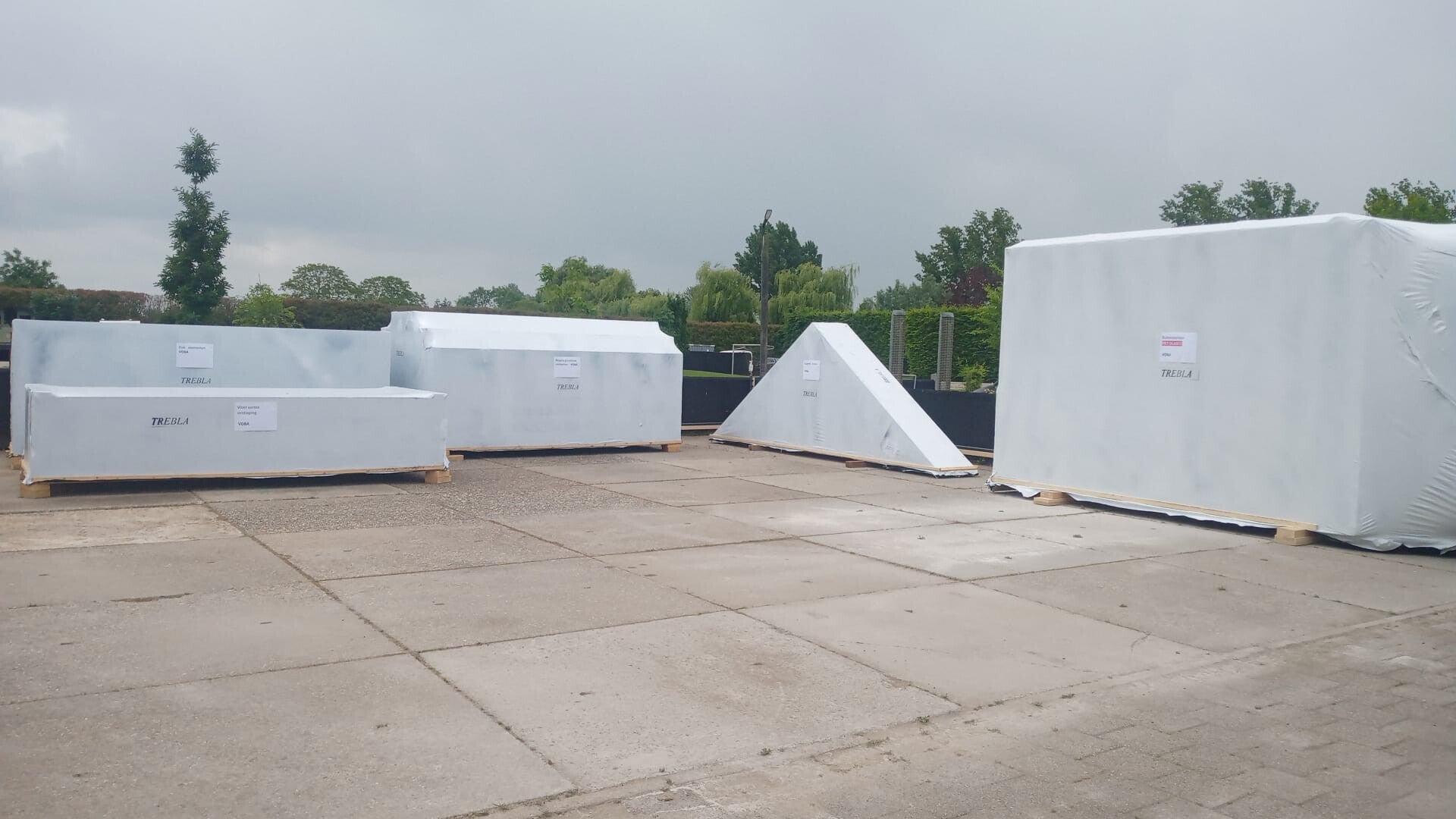 Prefab elementen gereed voor transport