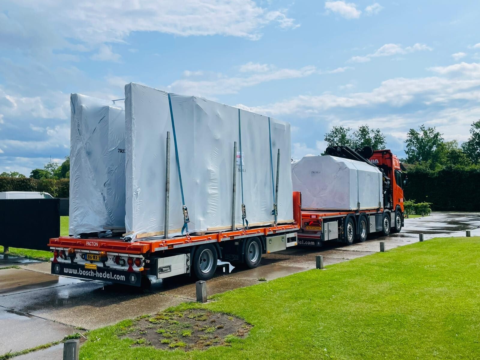 Prefab elementen op transport