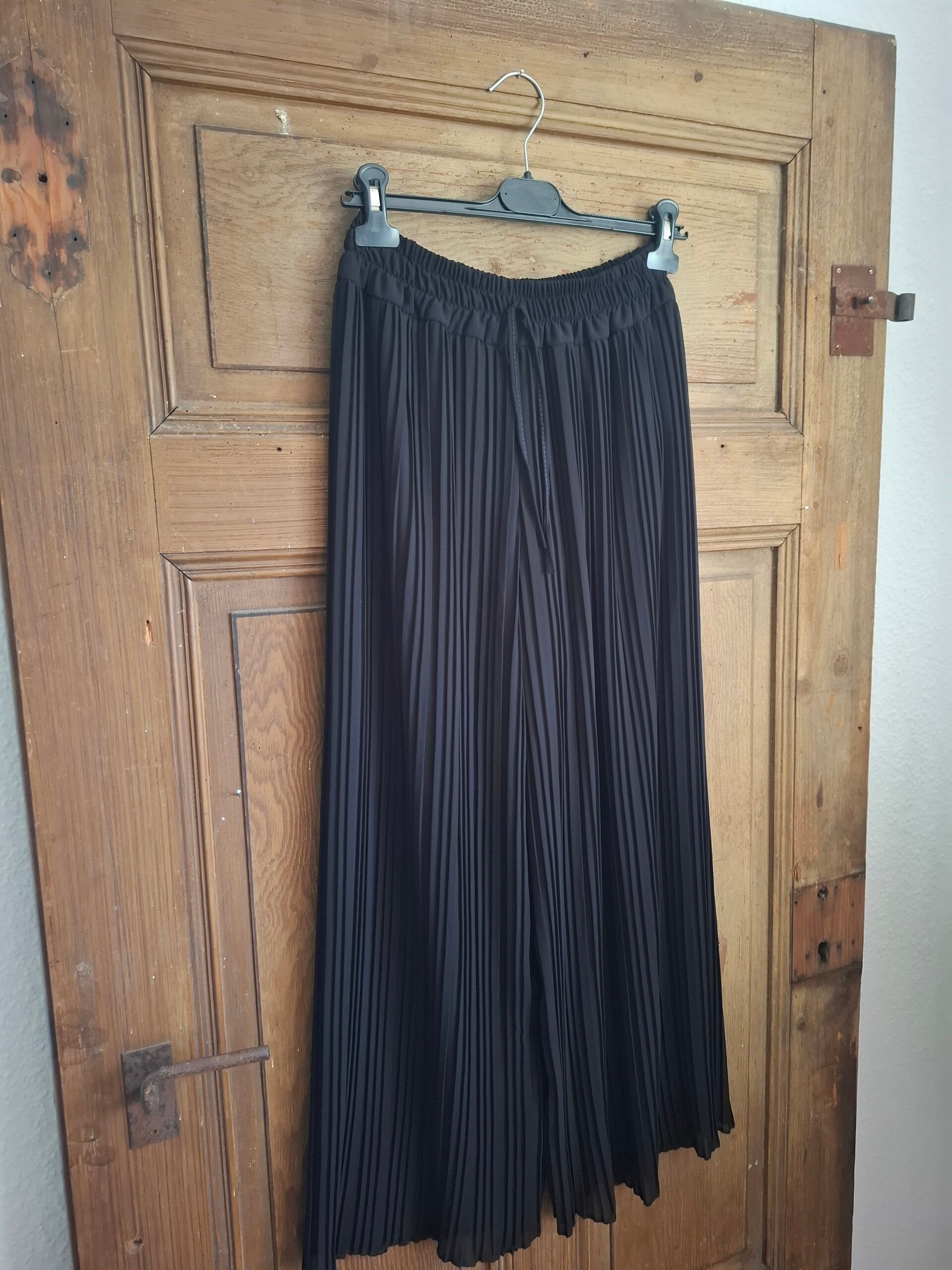 HOSE schwarz PLISSEE