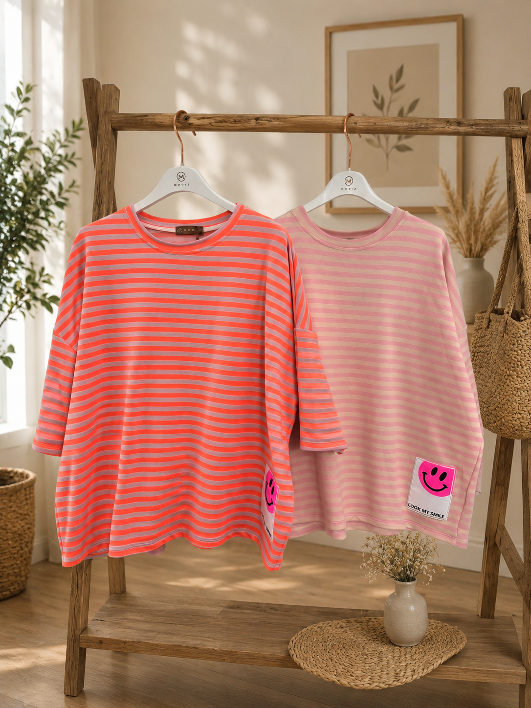 Gestreiftes Oversize-Shirt mit Smiley-Patch