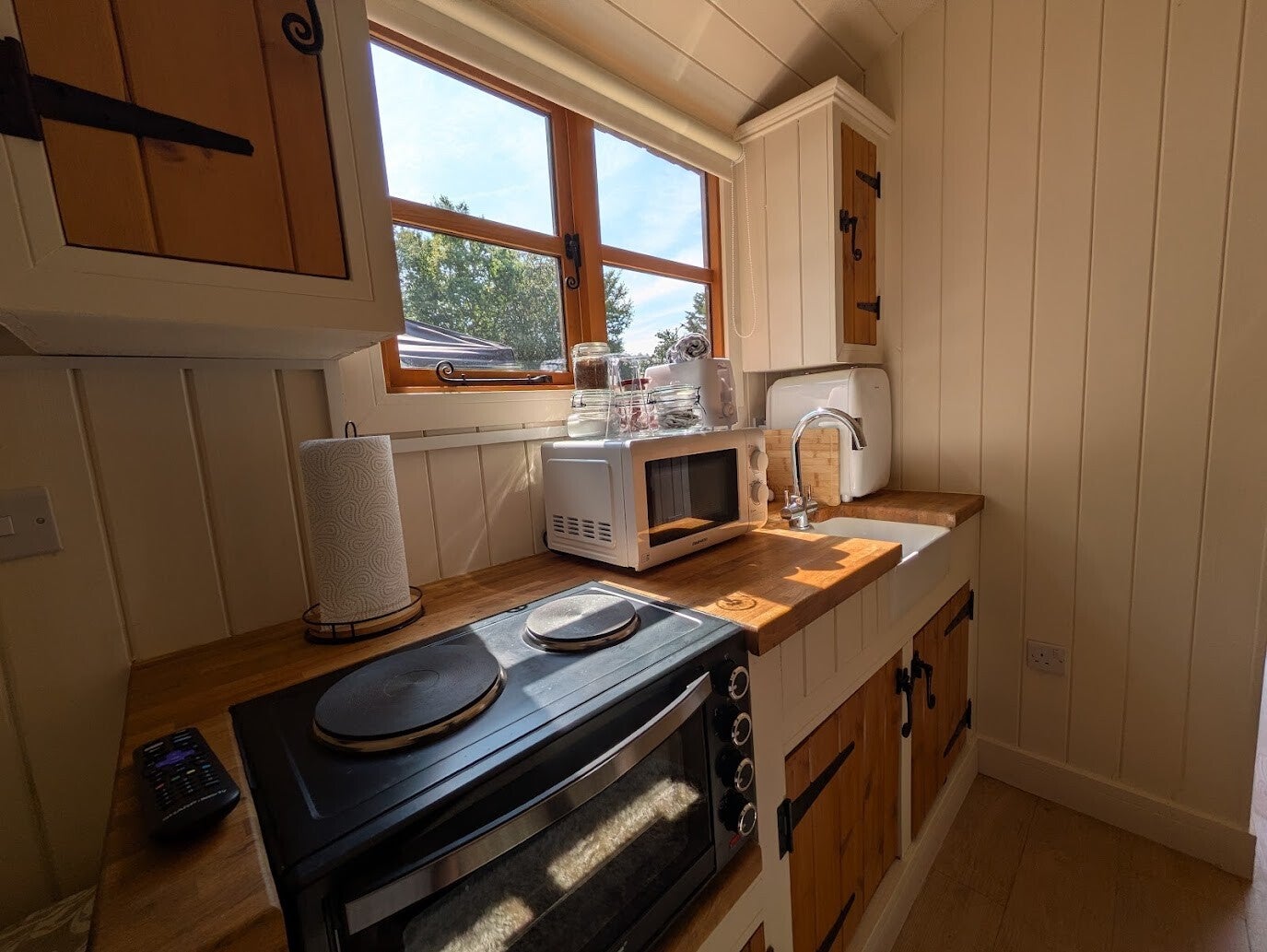 phone-oakakitchen1-standard-93x0gx.jpg