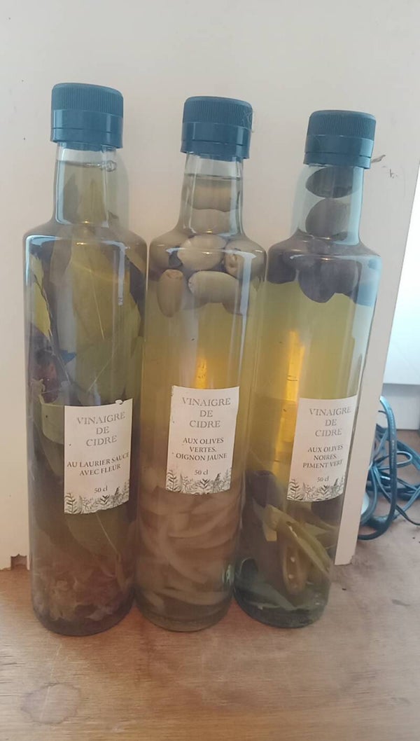 Lot de 3 bouteille de vinaigre de cidre avec arôme ( 50 cl )