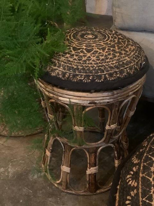 Krukje met kussen Nila