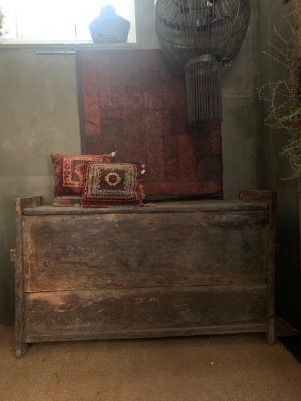 Unieke oude Himalaya box