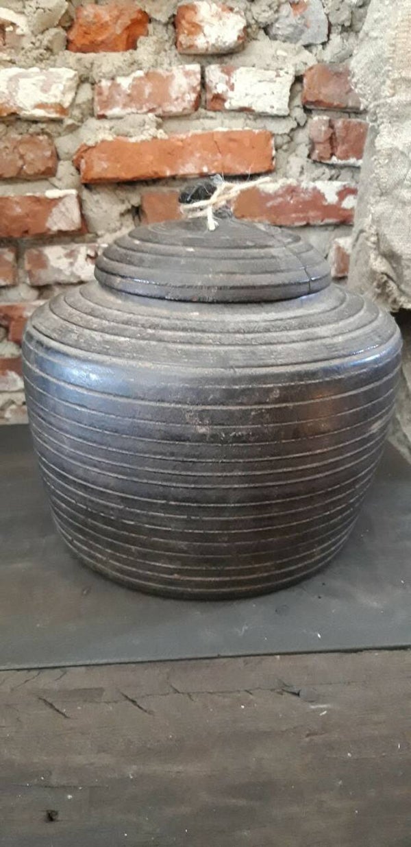 Unieke oude houten schaal met deksel Hoffz