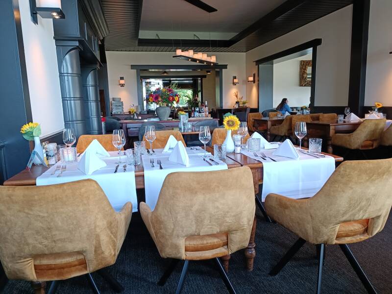 Hotel Van der Valk Avifauna restaurant