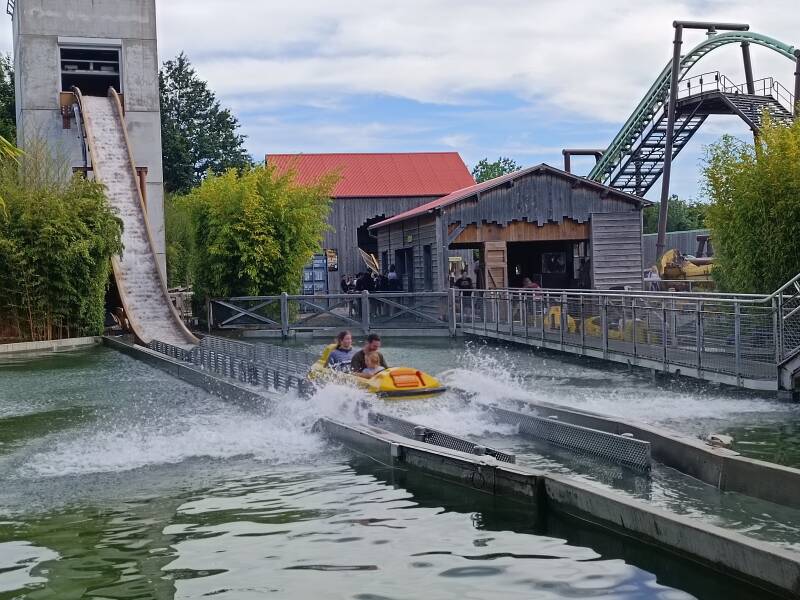 parc-du-bocasse-splash-o-saure-standard.jpg