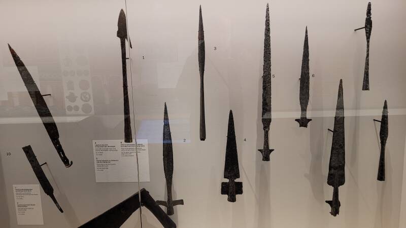 « Dans la Seine. Objets trouvés de la Préhistoire à nos jours »