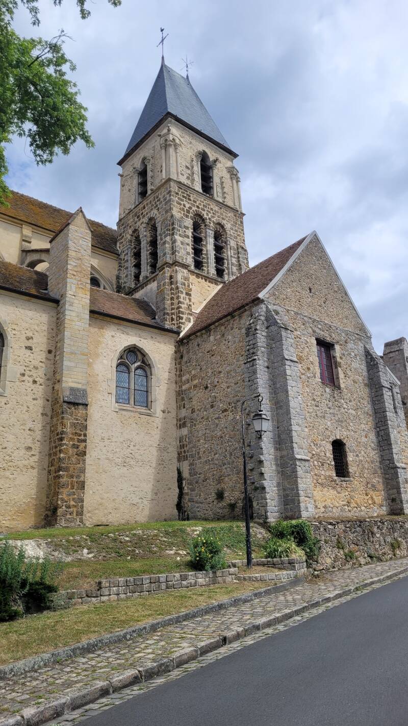 L'abbaye Saint-Merry de Linas