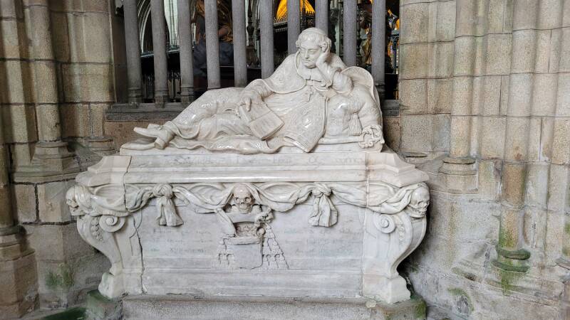 tombeaux de la cathédrale Saint-Paul-Aurélien