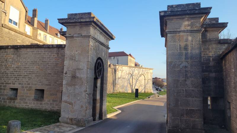 Les remparts de Langres