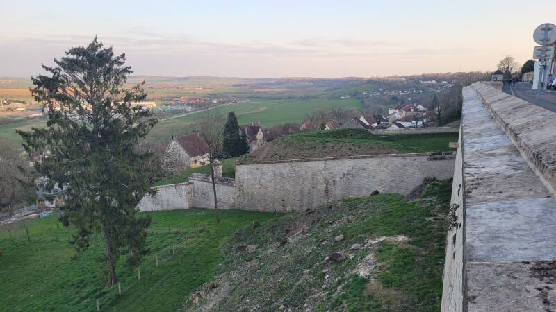 Les remparts de Langres