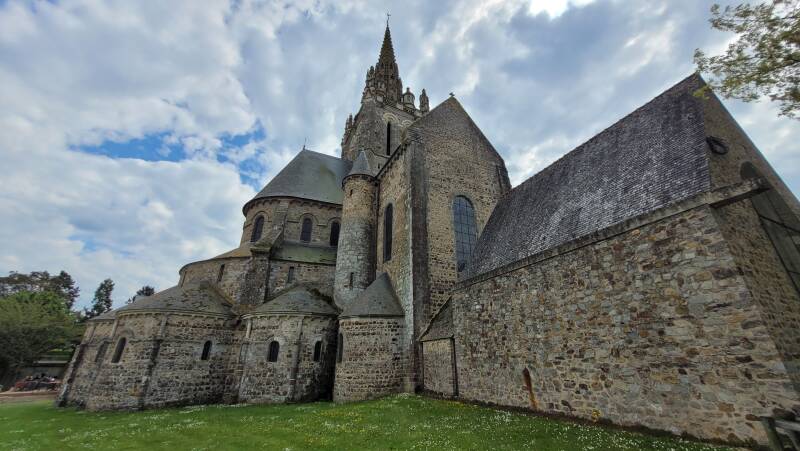 La basilique Notre-Dame d'Avesnières
