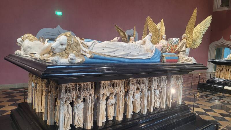 Les tombeaux des ducs de Bourgogne