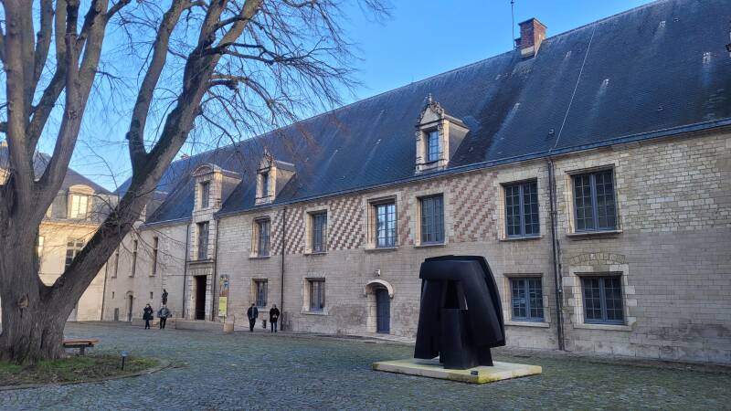 Troyes