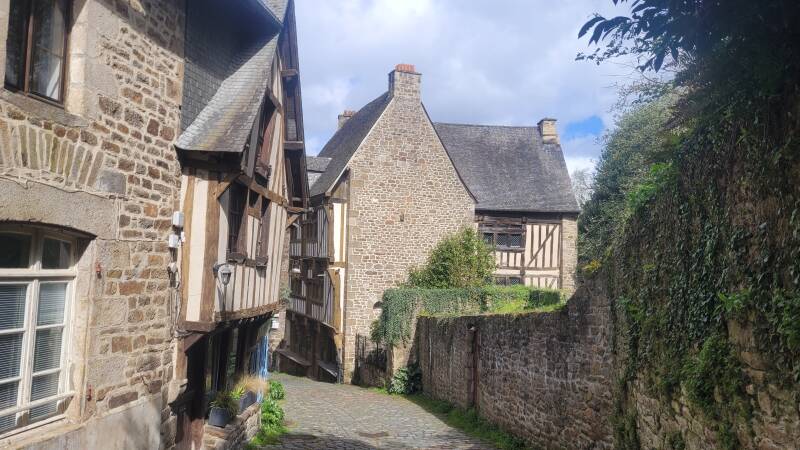Dinan