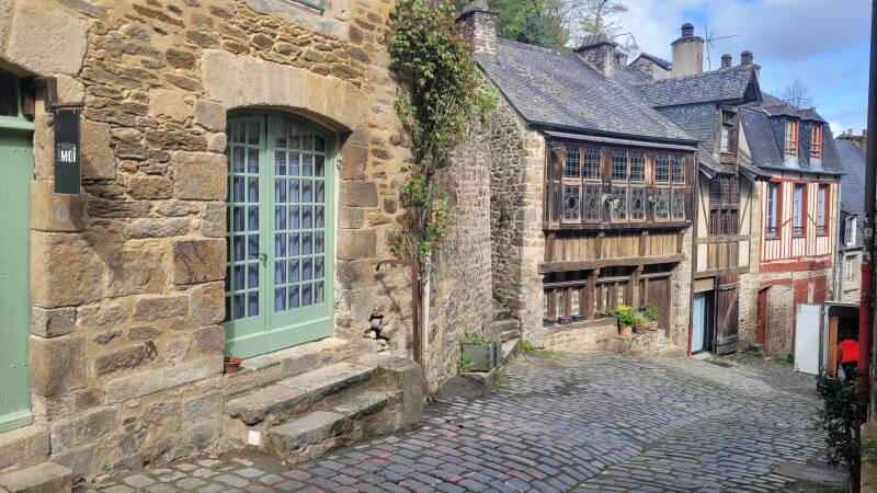 Dinan