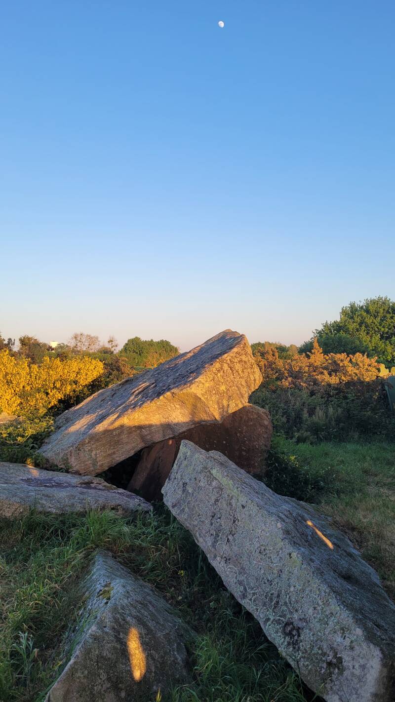 Le dolmen de la Ville-Hamon à Erquy