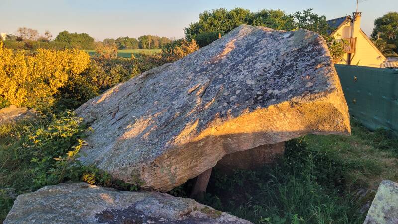 Le dolmen de la Ville-Hamon à Erquy