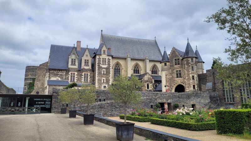 Le château d'Angers