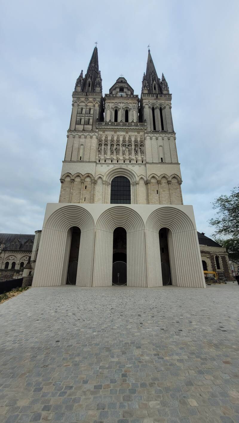 Le portail de la cathédrale d'Angers