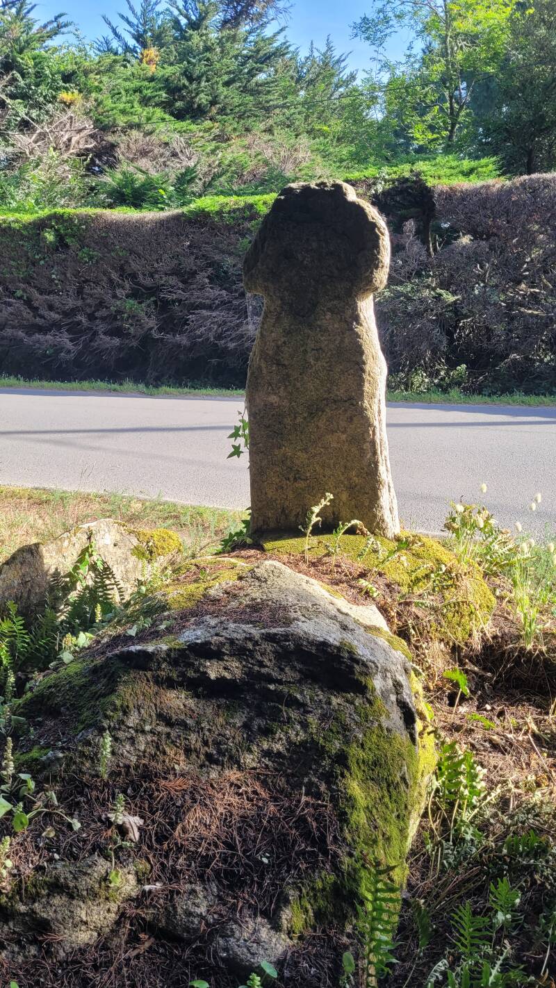 Le menhir de Ker Doucet à l'Ile d'Yeu
