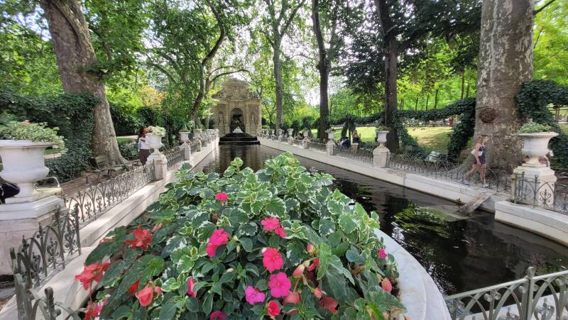 La fontaine Médicis au jardin du Luxembourg