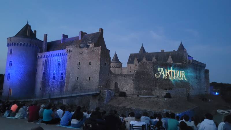 Spectacle nocturne féérique au Domaine de Suscinio: Arthur, Roi de Bretagne