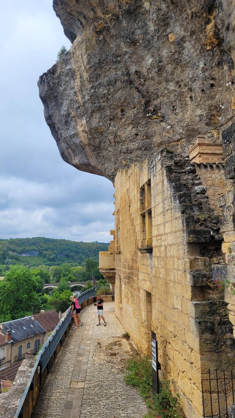 Le château des Eyzies
