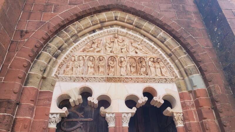 Église Saint-Pierre de Collonges-la-Rouge