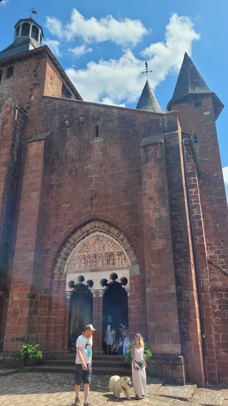 Église Saint-Pierre de Collonges-la-Rouge