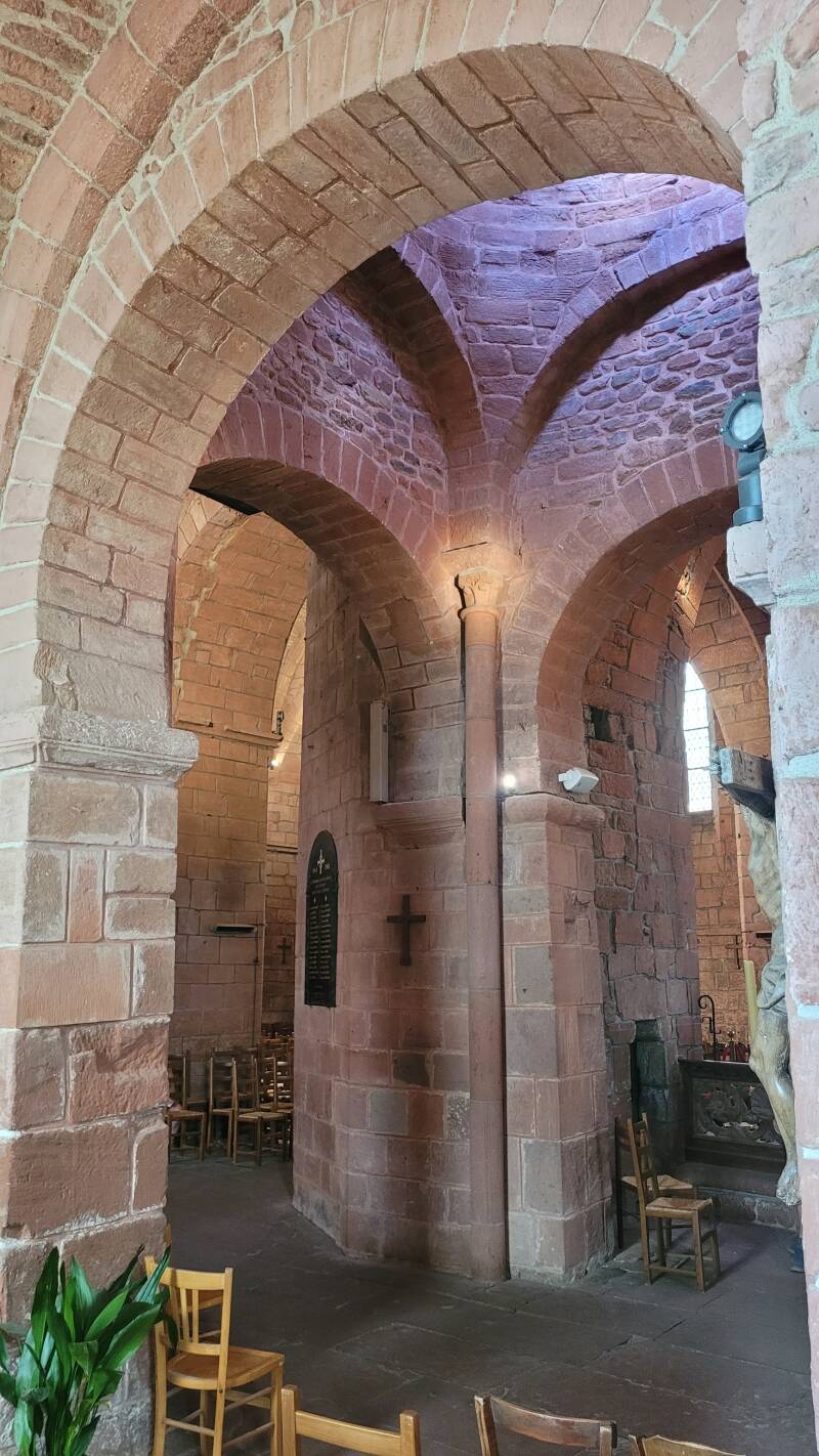 Église Saint-Pierre de Collonges-la-Rouge