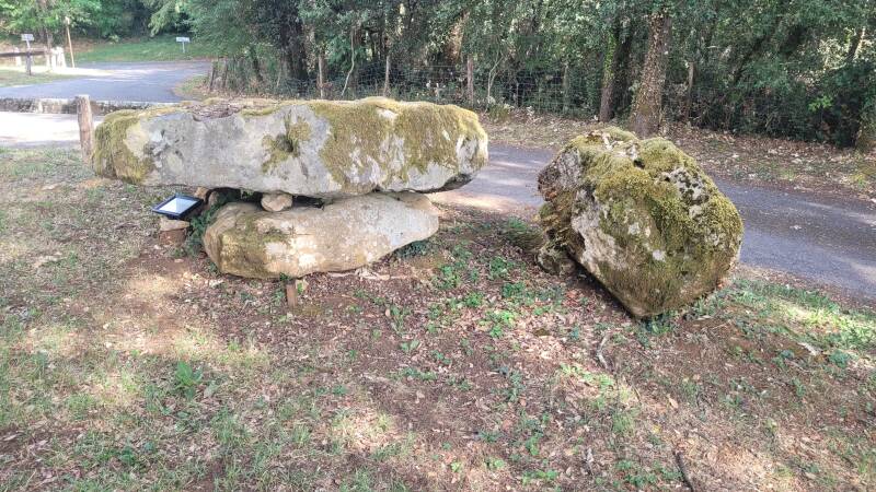 Le dolmen de Giverzac