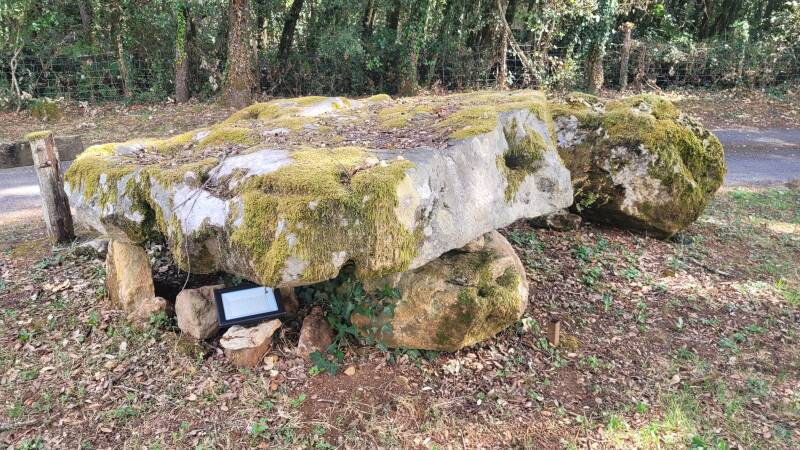 Le dolmen de Giverzac