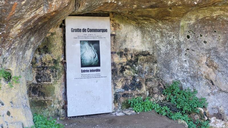 La grotte de Commarque