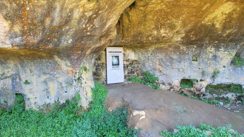 La grotte de Commarque
