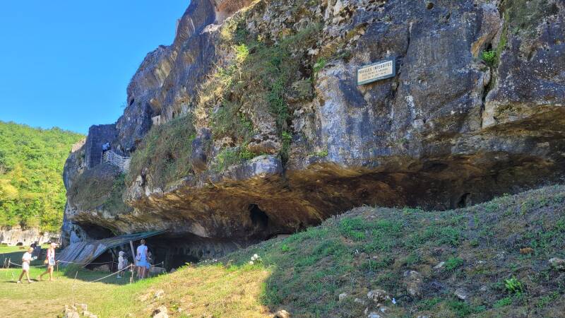 La grotte de Commarque