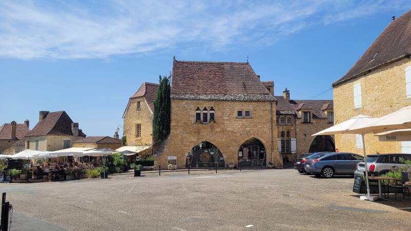 La porte des tours à Domme