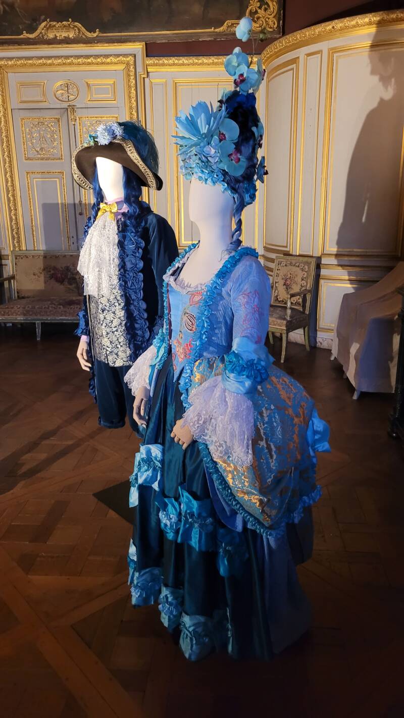 Fontainebleau / « Marie-Antoinette de l’avant-garde à l’avant-scène. Costumes de scène créés par Christian Lacroix »