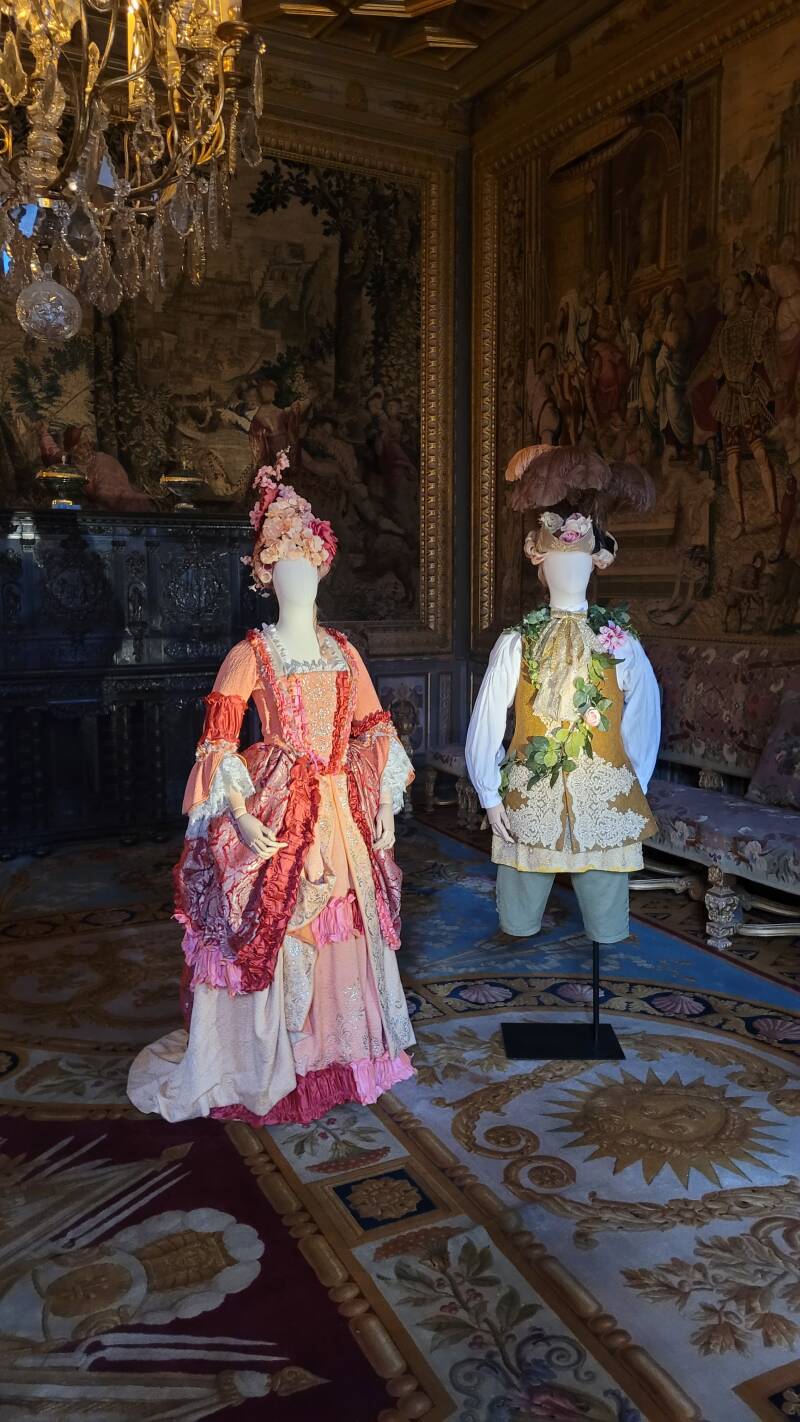 Fontainebleau / « Marie-Antoinette de l’avant-garde à l’avant-scène. Costumes de scène créés par Christian Lacroix »