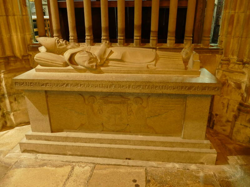 tombeaux de la cathédrale Saint-Paul-Aurélien