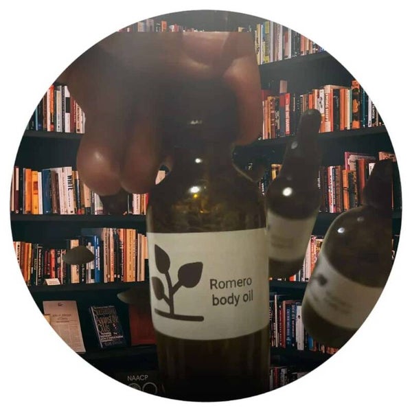Romero body oil