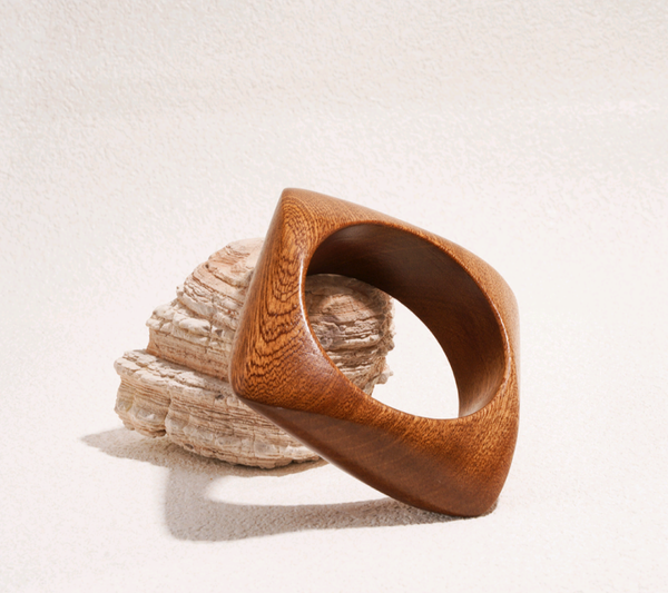 Houten statement armband - a symmetrisch