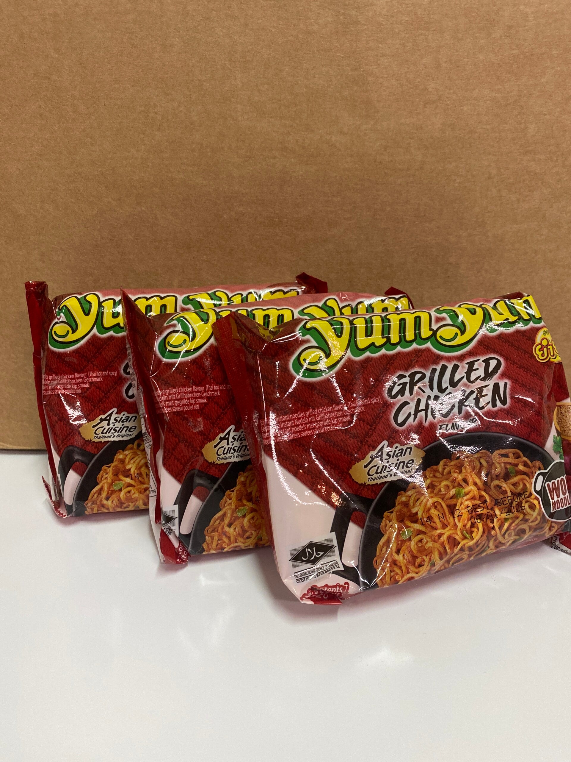 YUMYUM noodles// 3 stuks grilled chicken