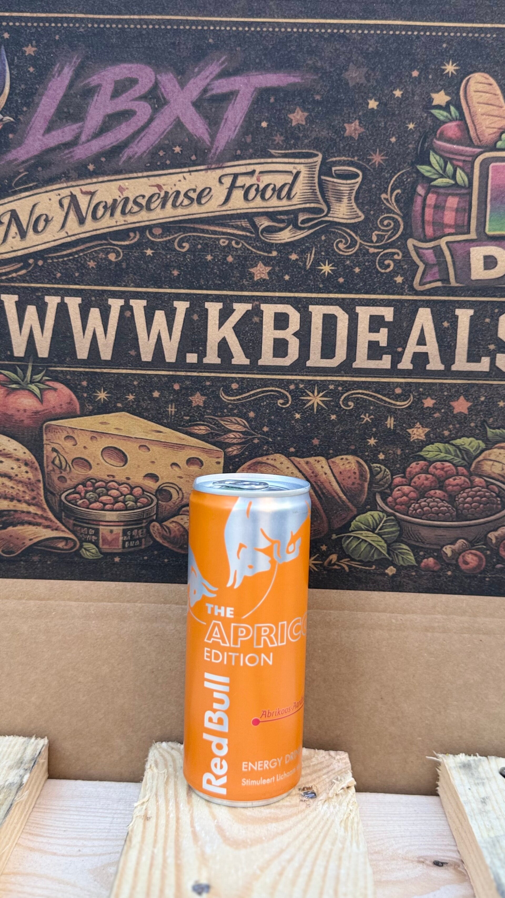 Red Bull: abrikoos aardbeismaak 250ml [inclusief statiegeld]