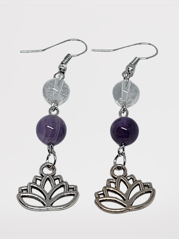 Oorbellen met chevron amethist/bergkristal met lotusbloem