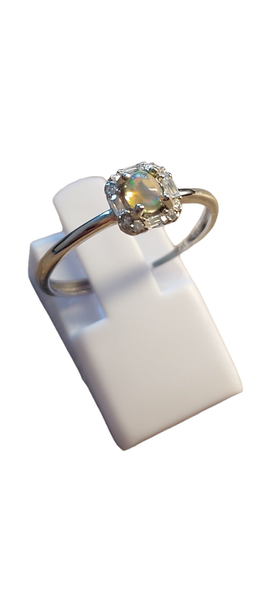 Zilveren ring met Opaal