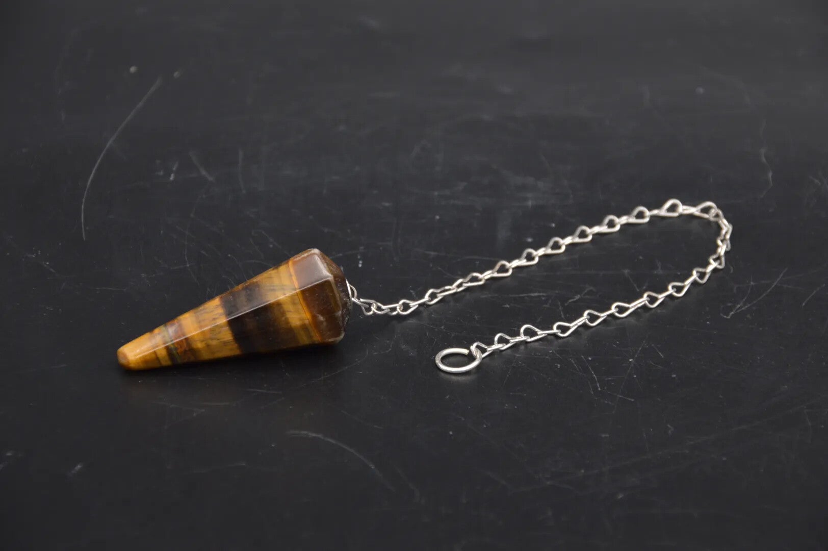 Pendel met Tijgeroog punt