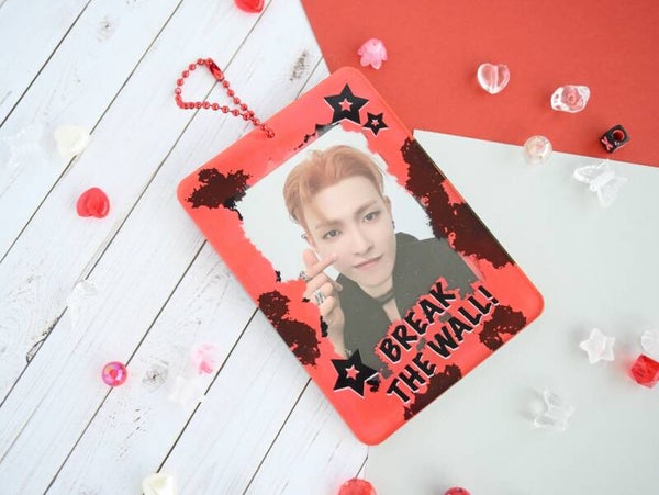 Porte-cartes en acrylique Guerrilla Ateez